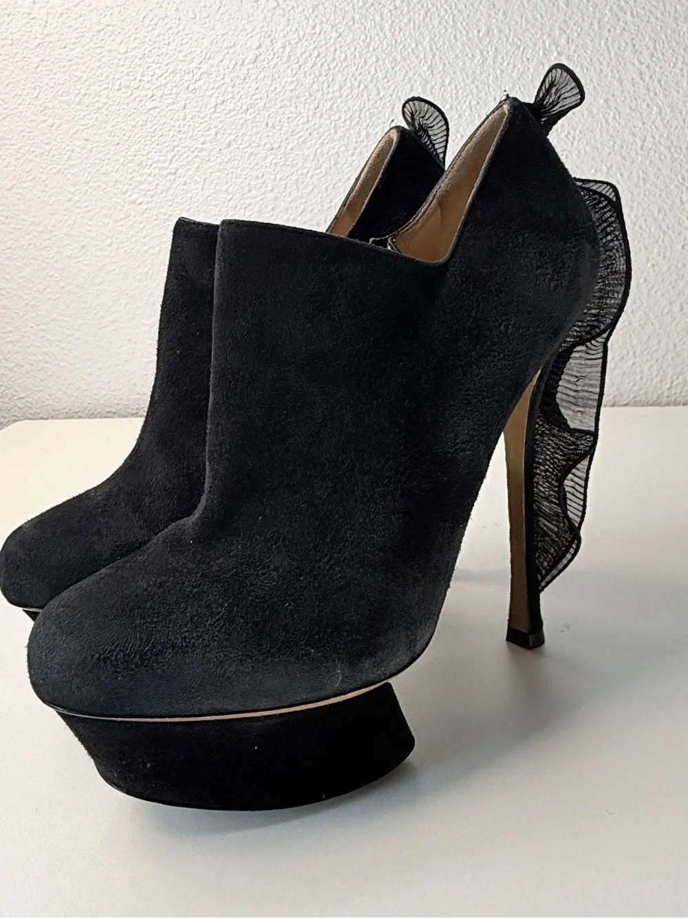 Nicholas Kirkwood Black Suede Ruffle Heel Platform Booties Size 38 With Dustbag